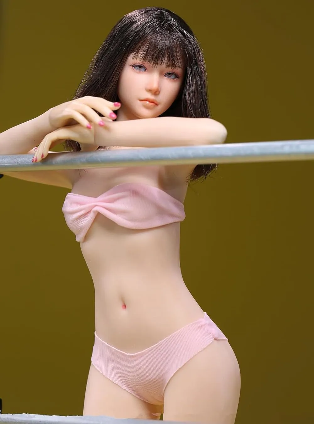 1/6 Scale Female Action Figure Body, 12 Inch Narrow Shoulders Small Bust Girls Aciton Figure, 1/6 Flexible Seamless Cute Girl Figure Model with Detachable Feet Accessory (Normal Skin)