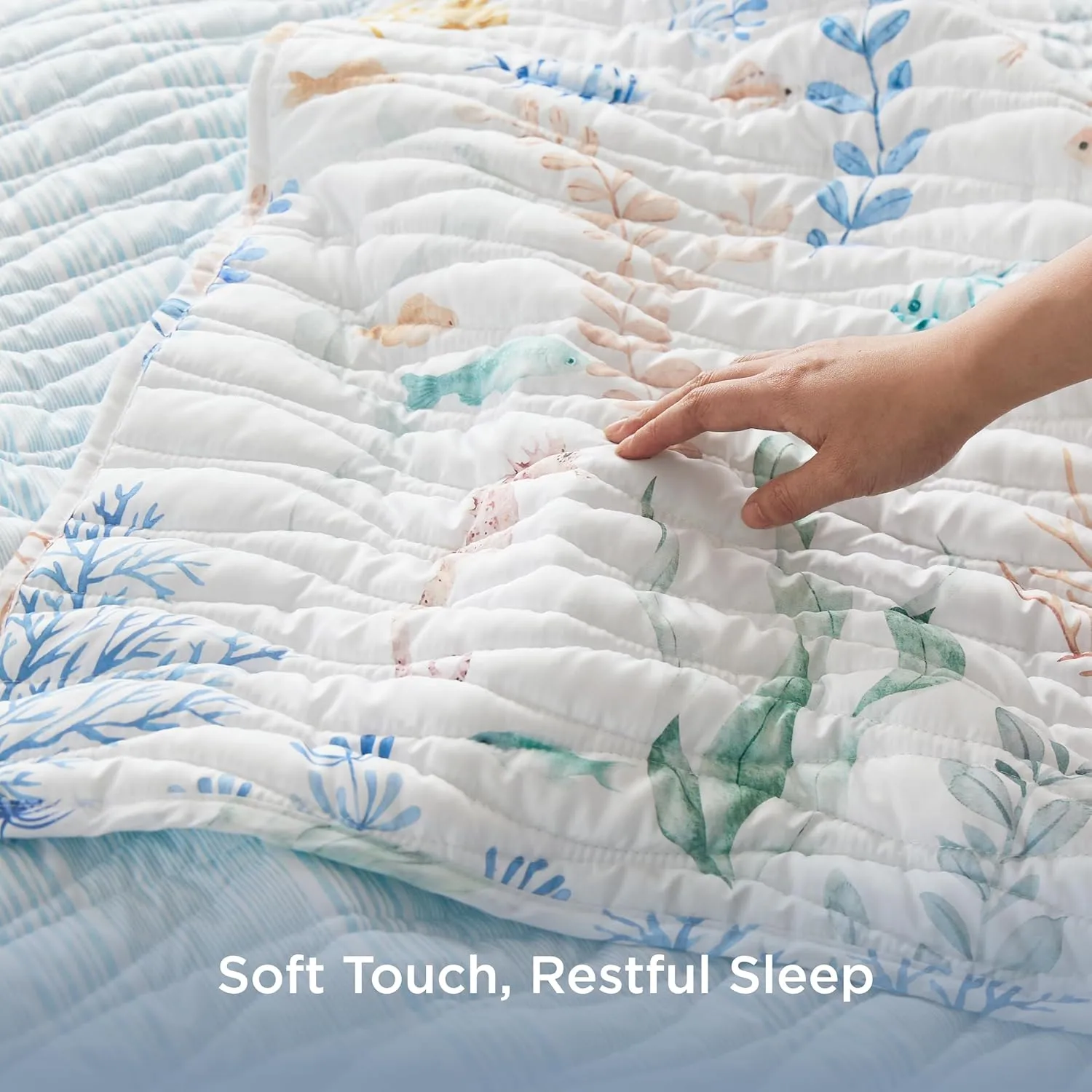 Bedsure Coastal Quilt Bedding Set - Queen Size Reversible Summer Beach Quilt Bedding Set, 3 Pieces Ocean Lightweight Bedspread, Underwater World Parttern Coverlet with 2 Pillow Shams (90"x96")