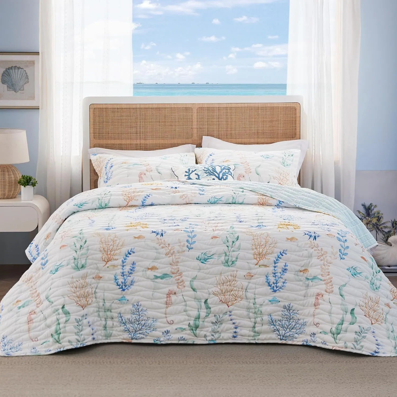 Bedsure Coastal Quilt Bedding Set - Queen Size Reversible Summer Beach Quilt Bedding Set, 3 Pieces Ocean Lightweight Bedspread, Underwater World Parttern Coverlet with 2 Pillow Shams (90"x96")