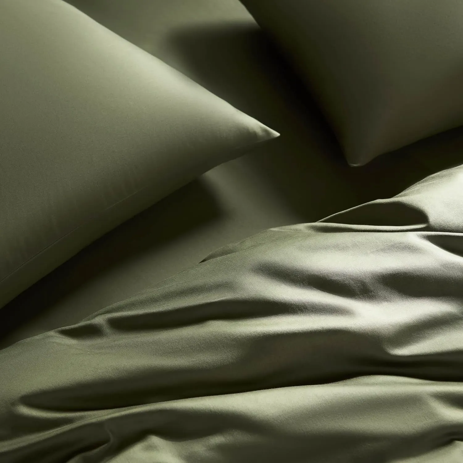 Brooklinen Luxury Sateen 4 Piece King Size Sheet Set in Fresh Moss - 100% Cotton Sateen Sheets - 1 Fitted Sheet, 1 Flat Sheet, 2 Pillowcases