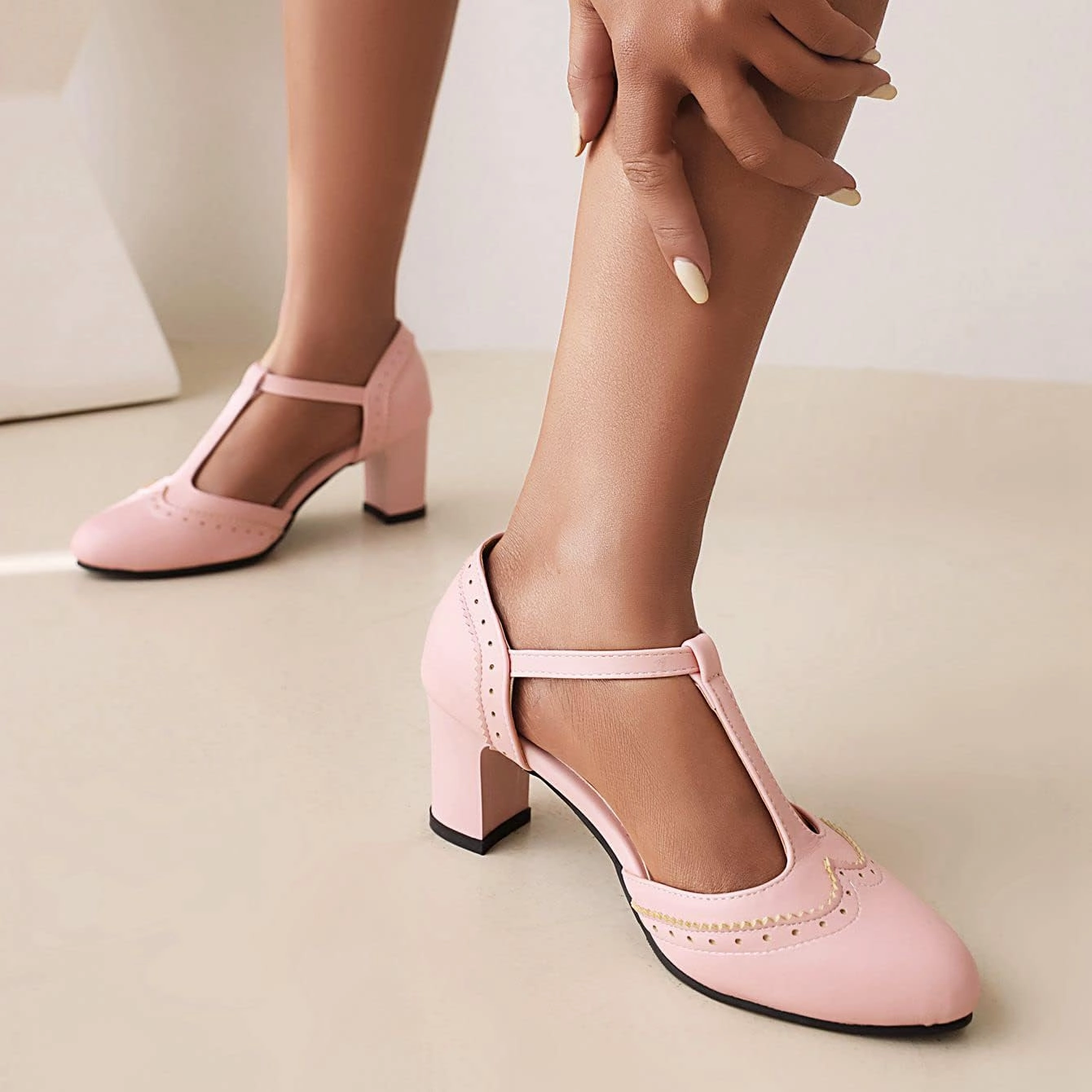 Elbslutt Women's T Strap Mary Janes Wingtip Pumps Mid Chunky Block Heels Rockabilly Retro Vintage Shoes Heeled Sandals