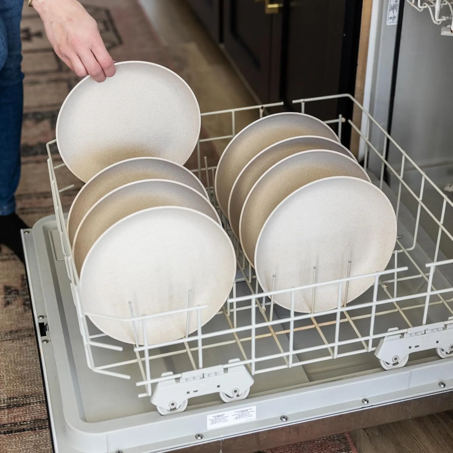 Grow Forward Premium Wheat Straw Plates - 9 Inch Reusable Hard Plastic Dinner Plates Set of 8 - Unbreakable Microwave Safe Plates for Dessert, Camping, RV, Outdoors, Patio, Kitchen Dishes - Sahara
