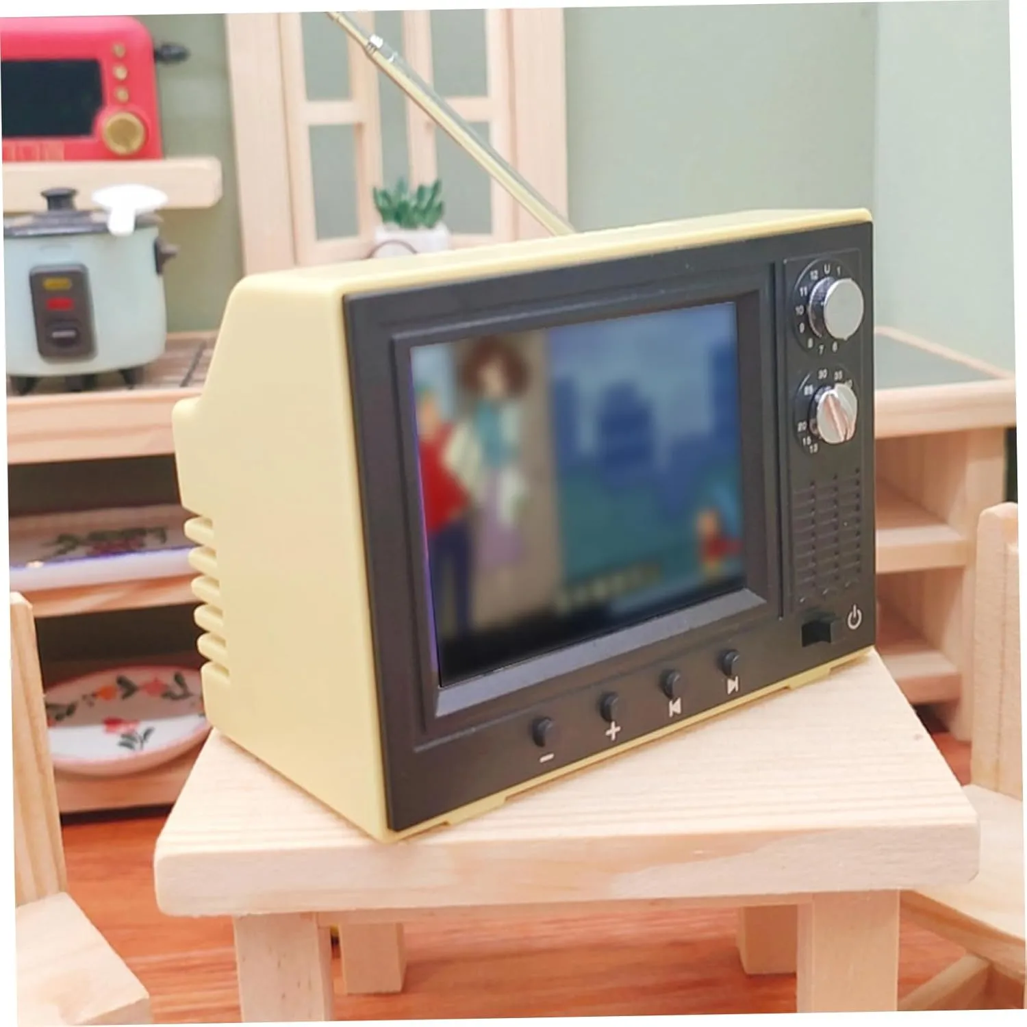 Miniature Dollhouse Accessories1:12 Scale USB Mini TV Toy That Can Play Video with LCD Screen 180° Rotatable Antenna Dollhouse Furniture Yellow