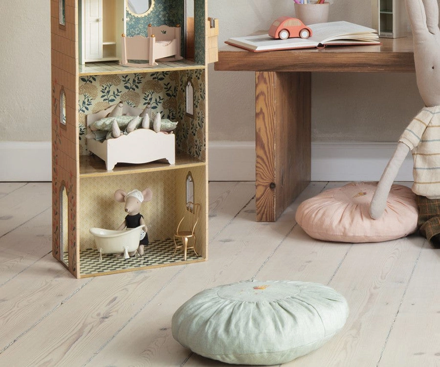 miniature bathtub, mouse