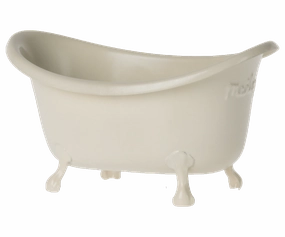miniature bathtub, mouse